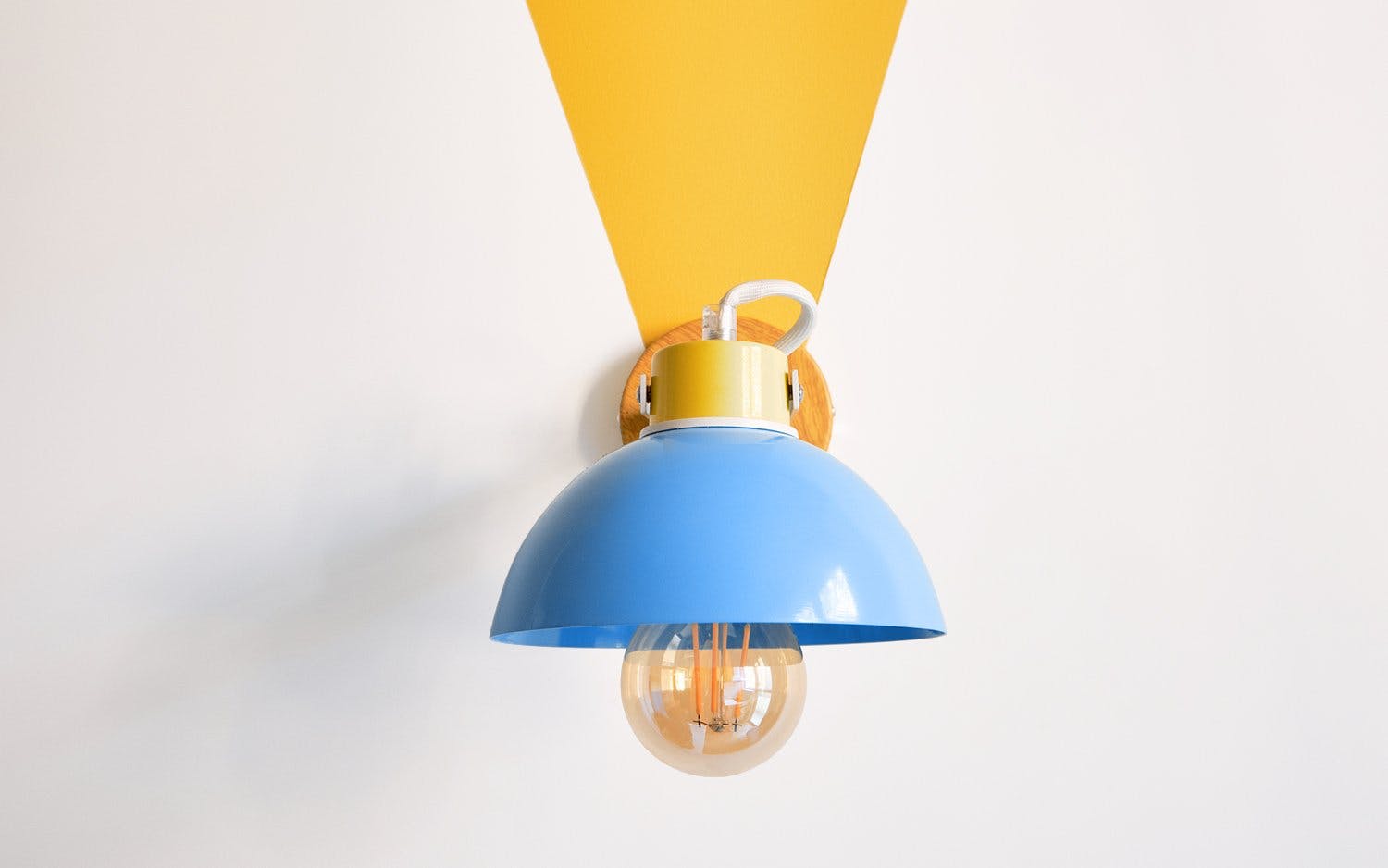 Lamp in shape of funnel