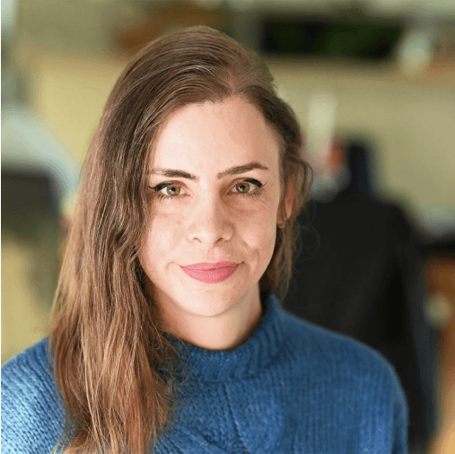 Leah Tharin headshot