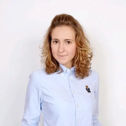 Olga Gębka, Senior Data Analyst.